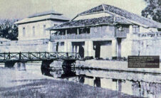 East-Entrance-photo-taken-1910