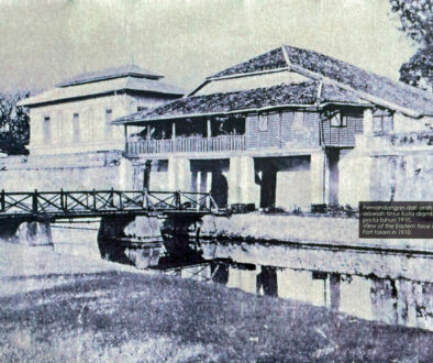 East-Entrance-photo-taken-1910